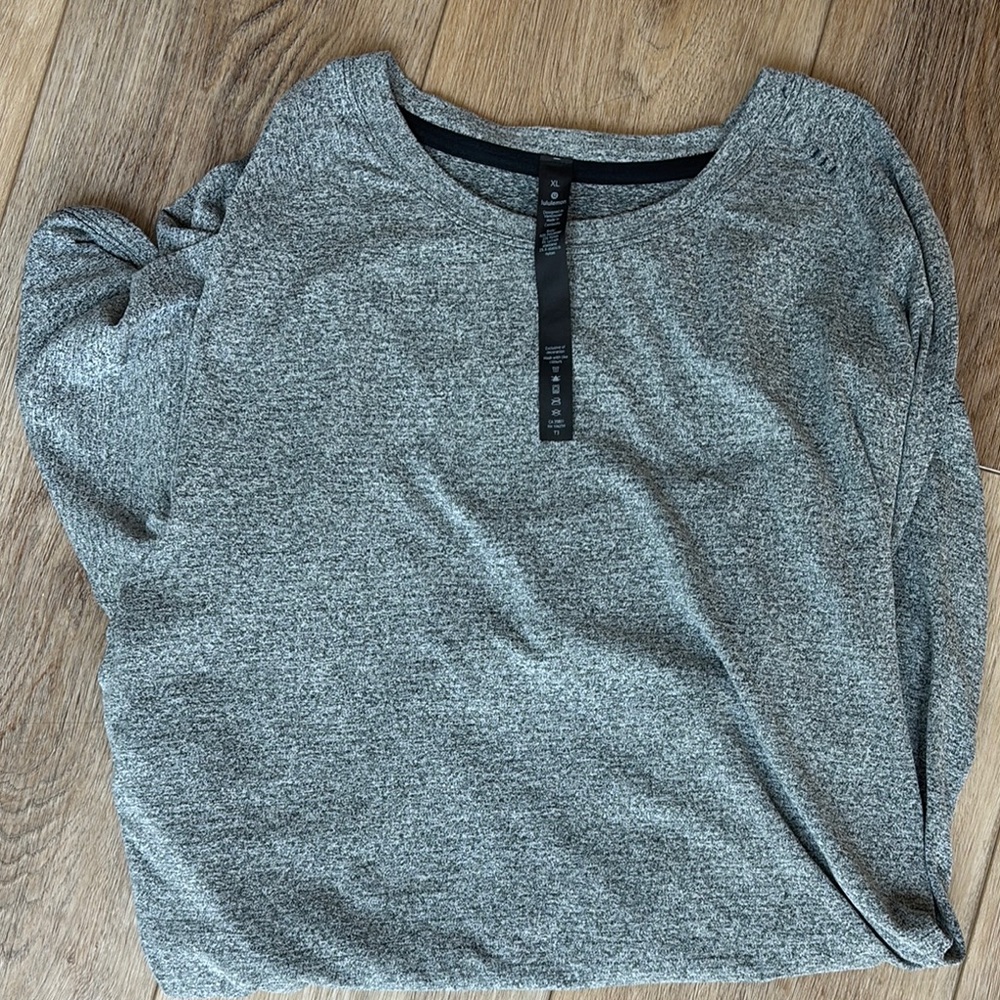 Lululemon Men’s Gray Top